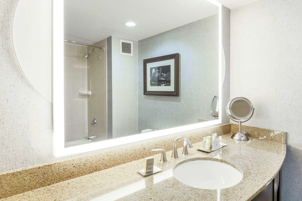 DoubleTree by Hilton Austin-University Area