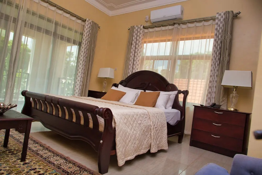 Lakepoint Villa