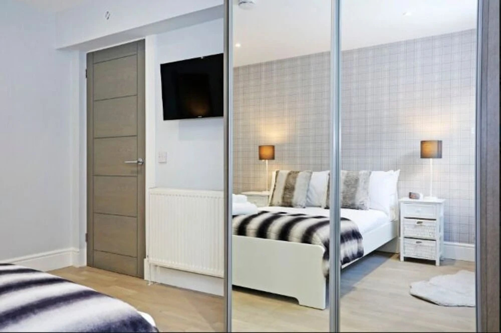 Modern, Stylish Apt. in Excellent Central Location