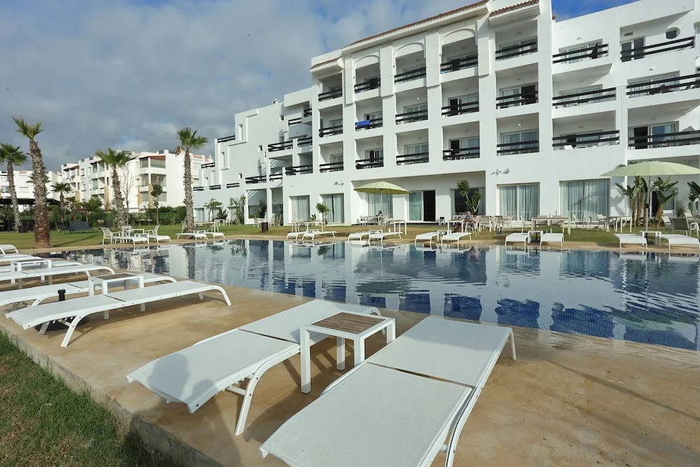 Отель Playa Del Pacha Suites