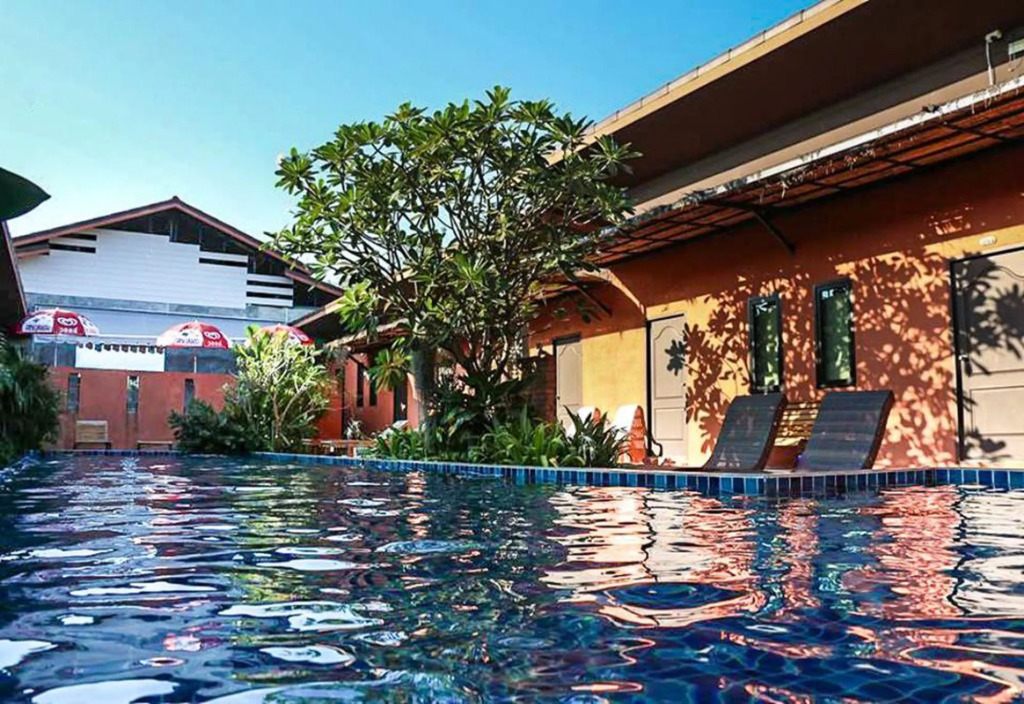 Six Pack Cottage