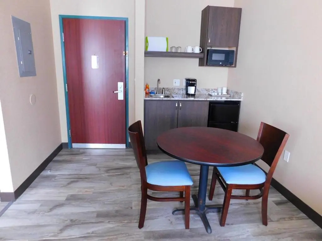 Island Suites