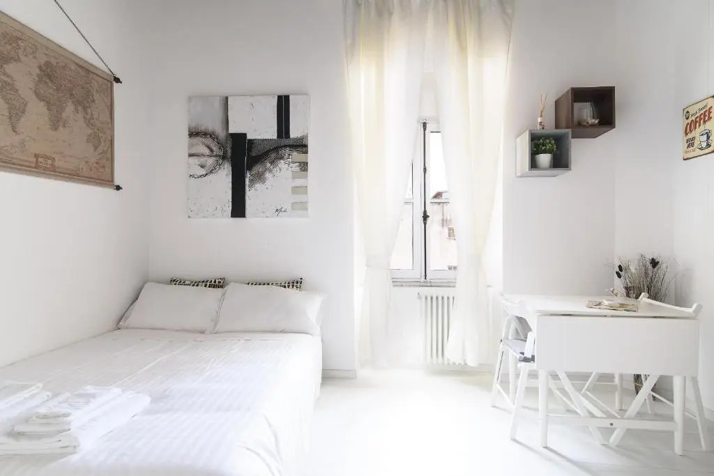 White Ostilia Apartments
