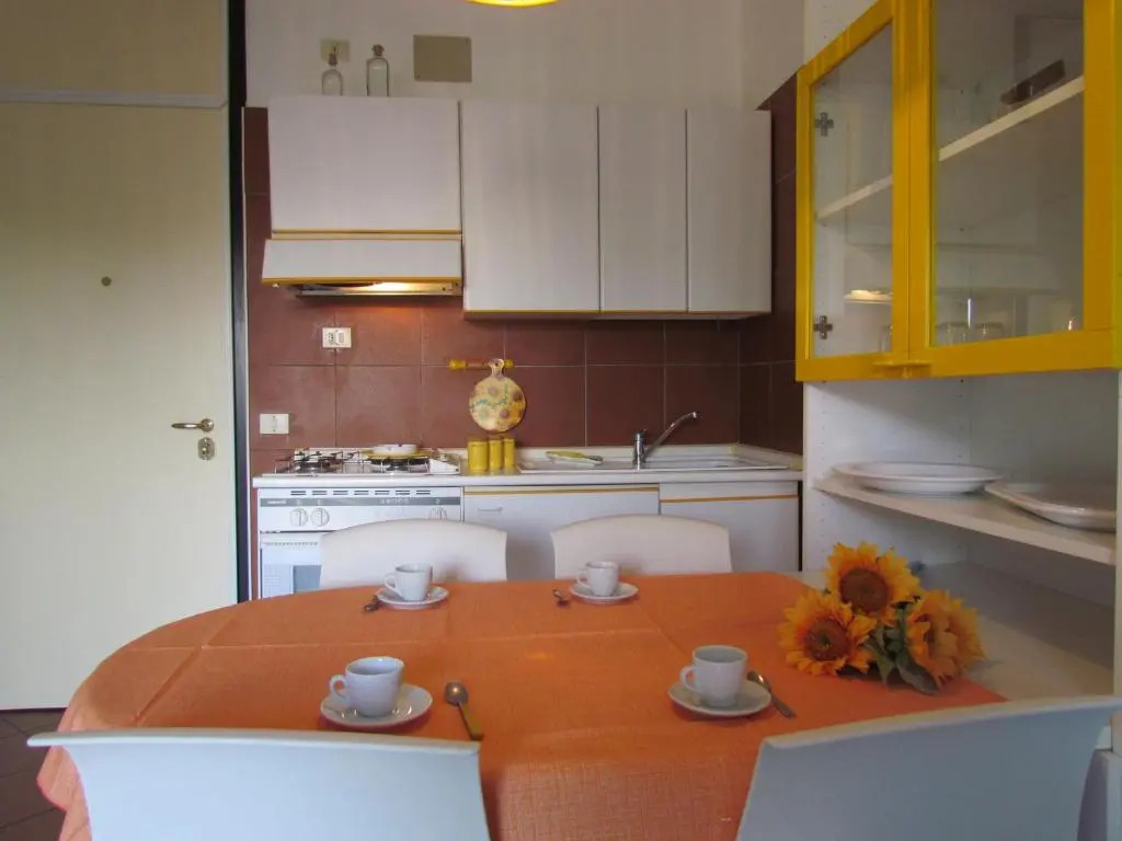 Bright sea Front Apartment With Balcony