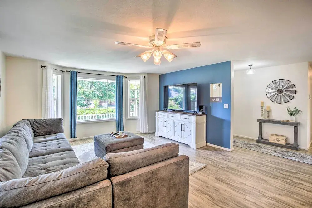 Charming Eugene Home w/ Fire Pit: 8 Mi to UO!