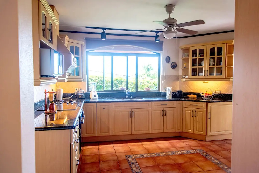 "Modern 2br Casa Calmarse W Mountain View"