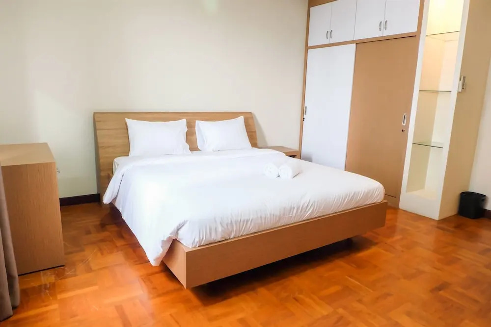 2 Bedroom Park Royale By Travelio