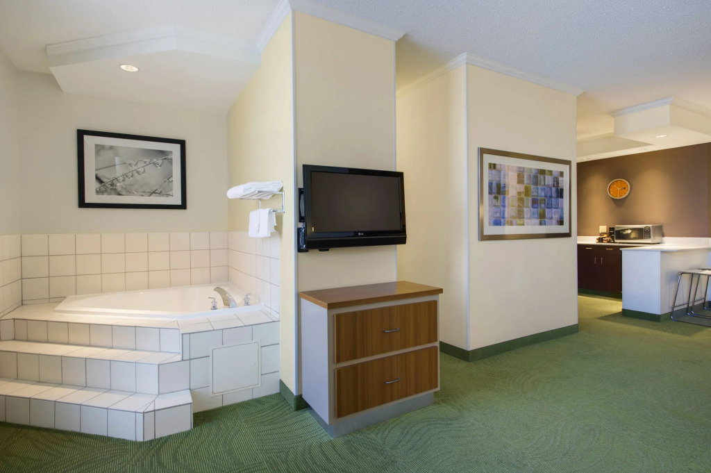 SpringHill Suites by Marriott Lawrence Downtown