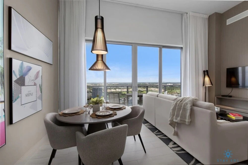 1 BR Apartment with Bay View and Parking Included
