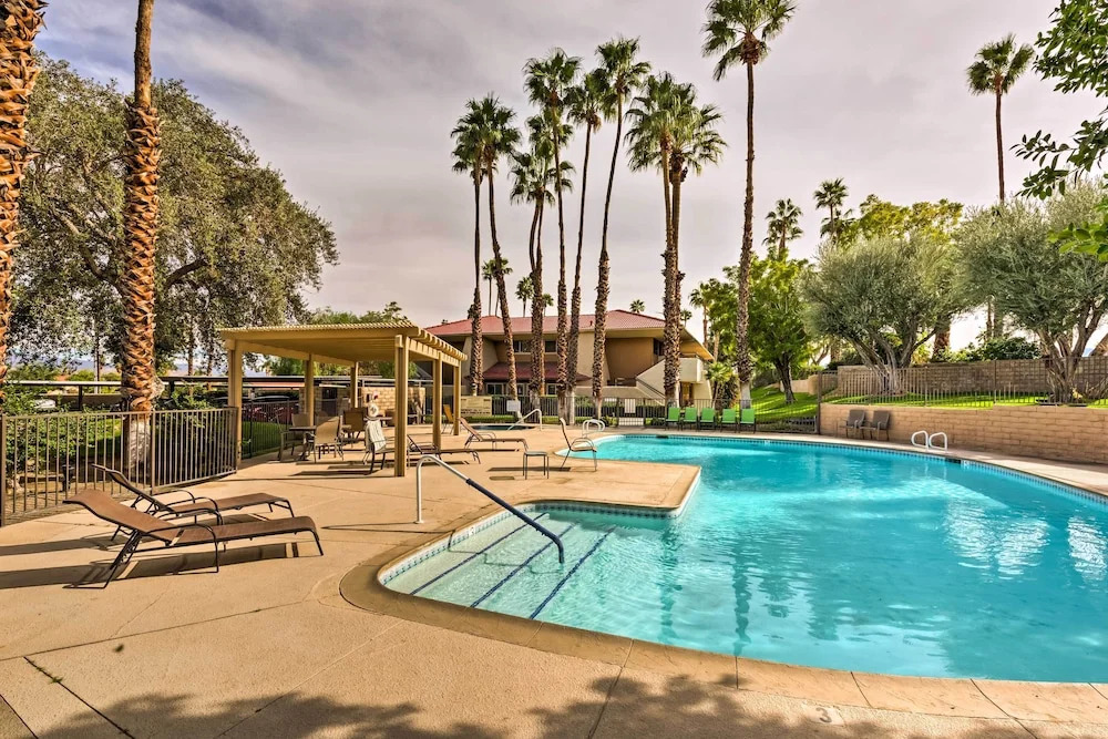 Palm Springs Retreat w/ Pool Access & Valley Views