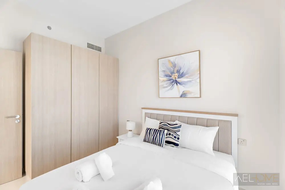 WelHome - Breathtaking View 1BR Apt in Damac Hills 2