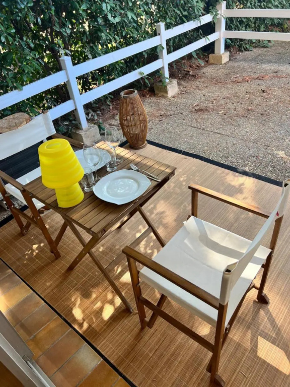 T2 avec magnifique vue mer, piscine, clim, parking