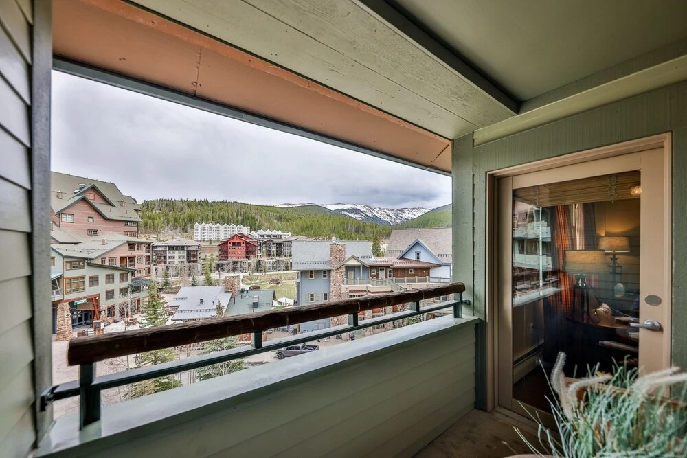 Zephyr Slopeside - 1504 2 Bedroom Condo by RedAwning
