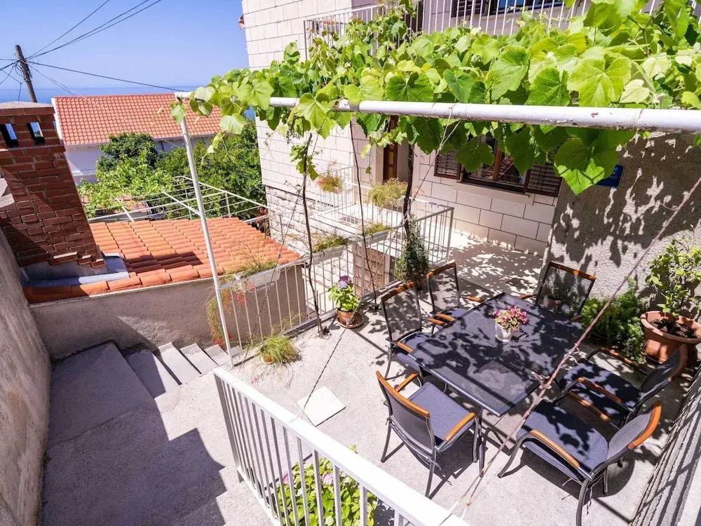 Apartments Stella - Three-bedroom Apartment With Balcony and Terrace
