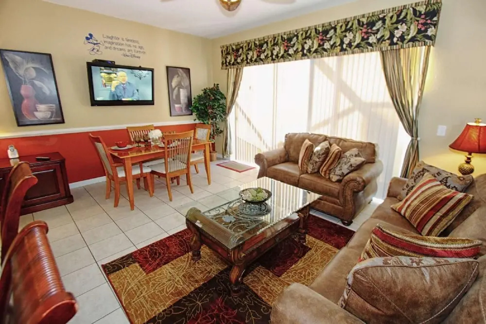 2582 Windsor Hills