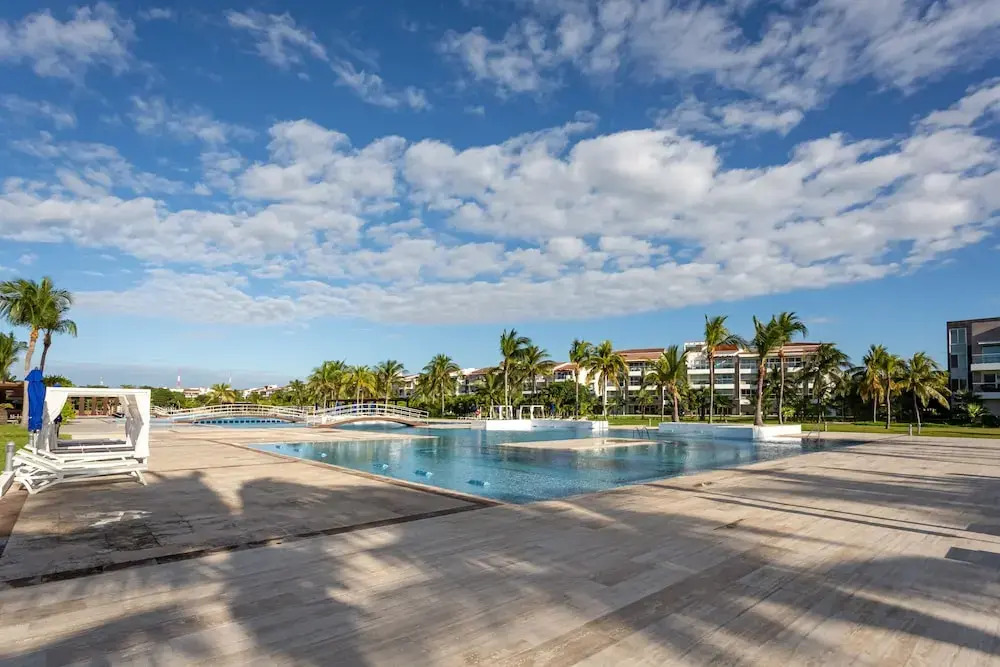 Casa Mia 3 bedroom At Mareazul 4 Apts by RedAwning