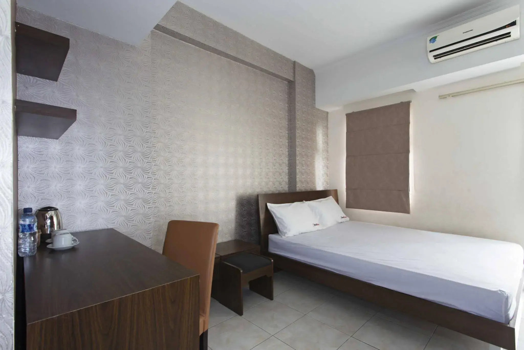 RedDoorz Apartment @ Margonda Residence