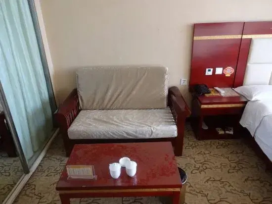 Hejin XinGeng  JinDing Hotel