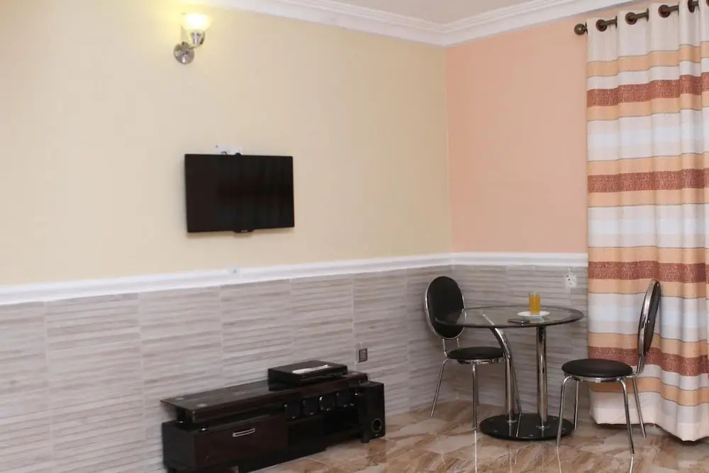 Dilida Guest Suites - Guest Room
