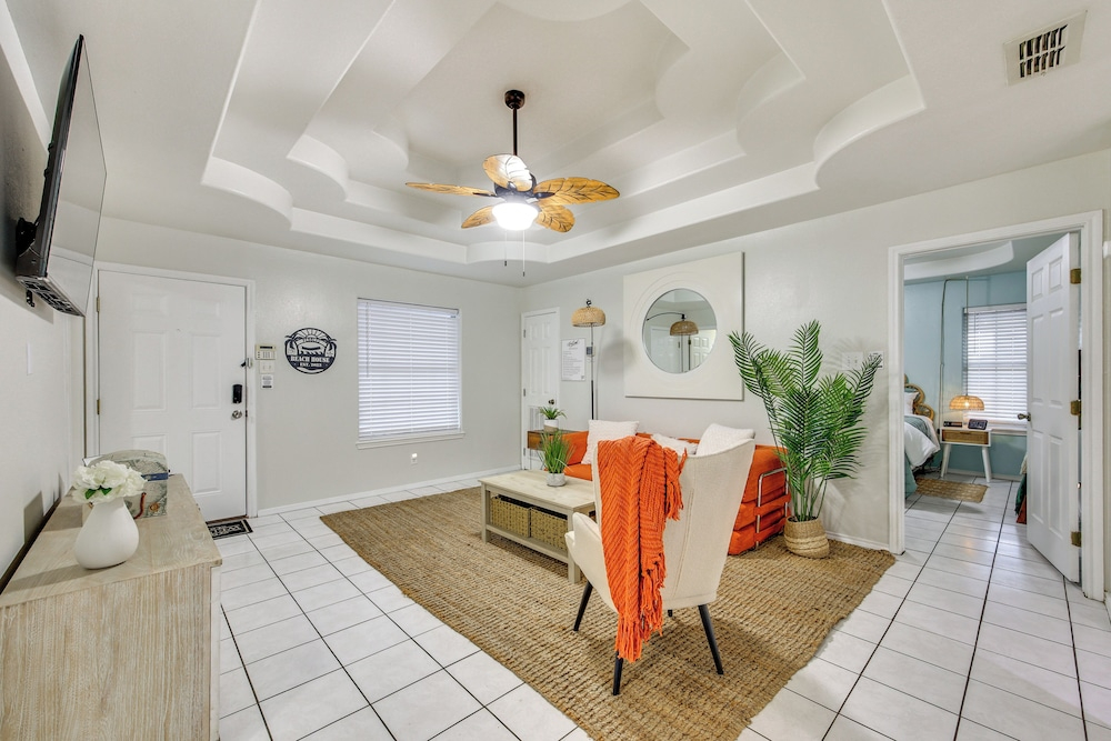 Welcoming Edinburg Apartment - Pet Friendly!