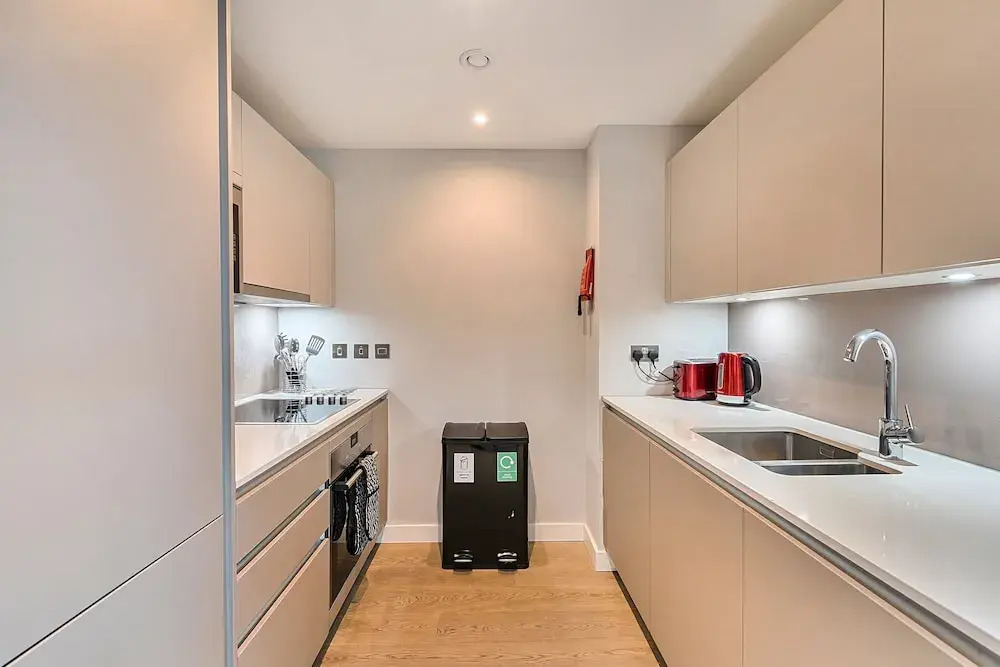 Roomspace Serviced Apartments - Churchyard Row