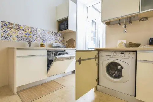 Lovelystay - Downtown 2Bedroom Wonder