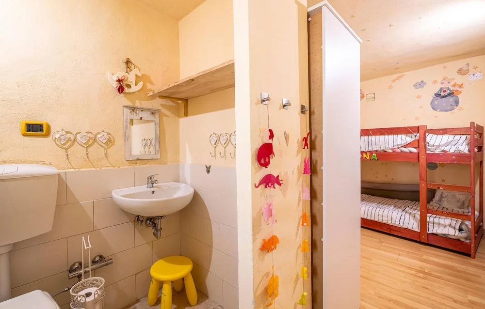Beautiful Home in Altagnana With Wifi and 2 Bedrooms