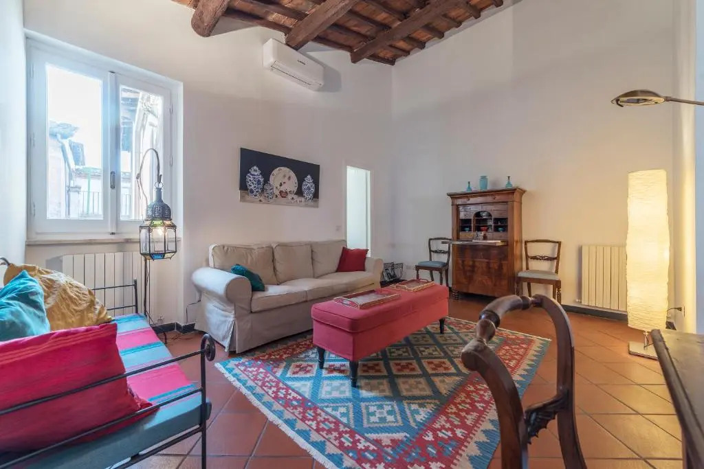 Three bedrooms in world-famous Via Giulia - Wifi, A/C, Washing machine