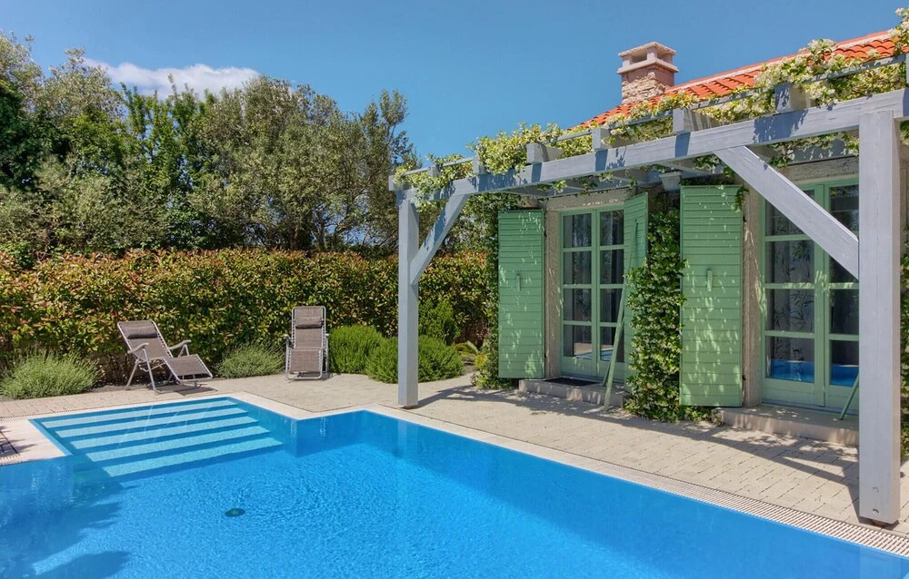 Stunning Home in Liznjan With 3 Bedrooms, Wifi and Outdoor Swimming Pool