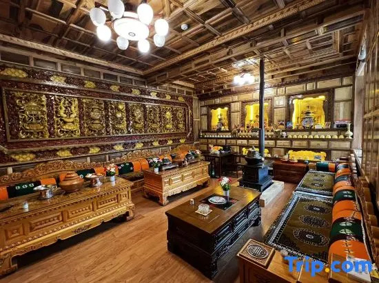 Shangri-La Cangxue Beiyi | See Mountains, Near Wild·Oxygen-Rich Ethnic Stay