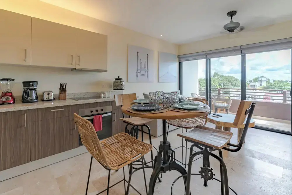 1 Bedroom Condo Pool & Gym - Veranto 210