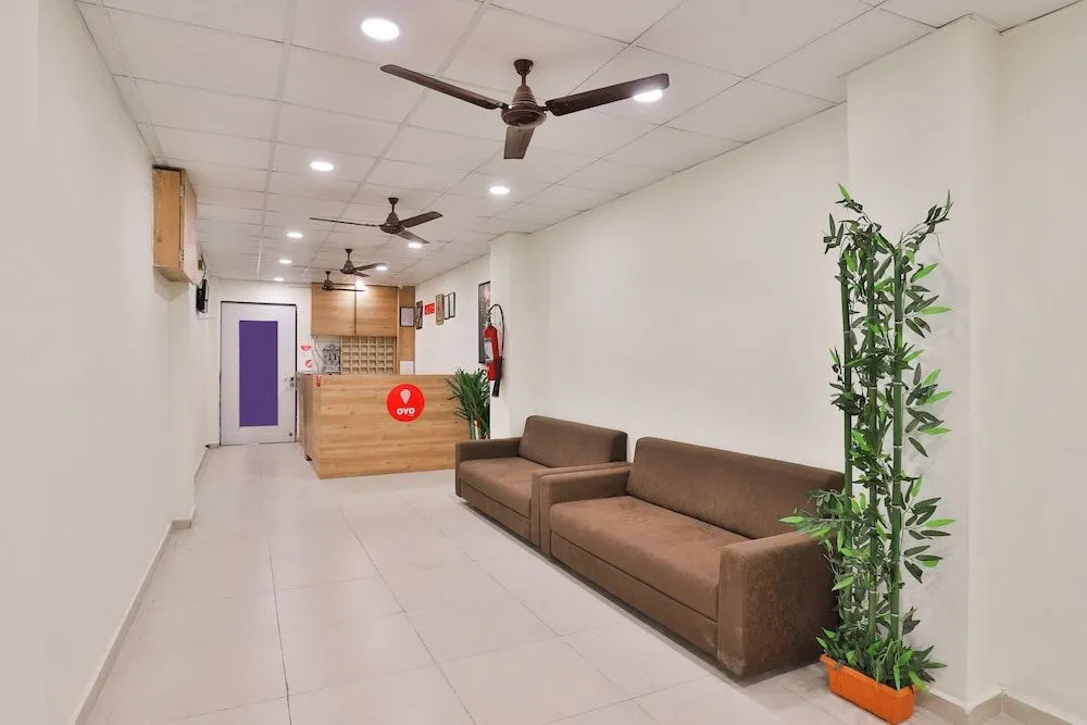 OYO 16675 Hotel Shri Krishna Inn