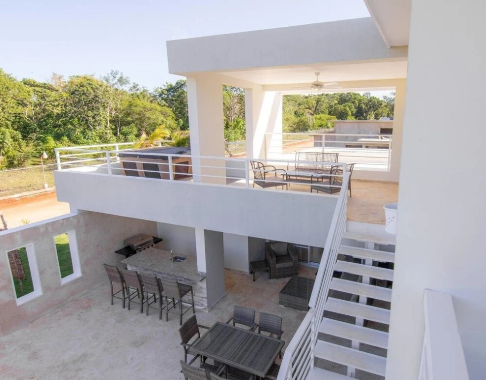New Custom Design With Plenty of Outdoor Space