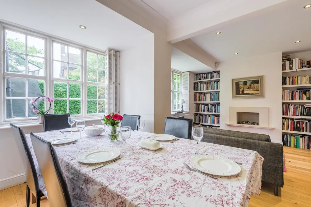 Charming Golders Green Home by Hampstead Heath