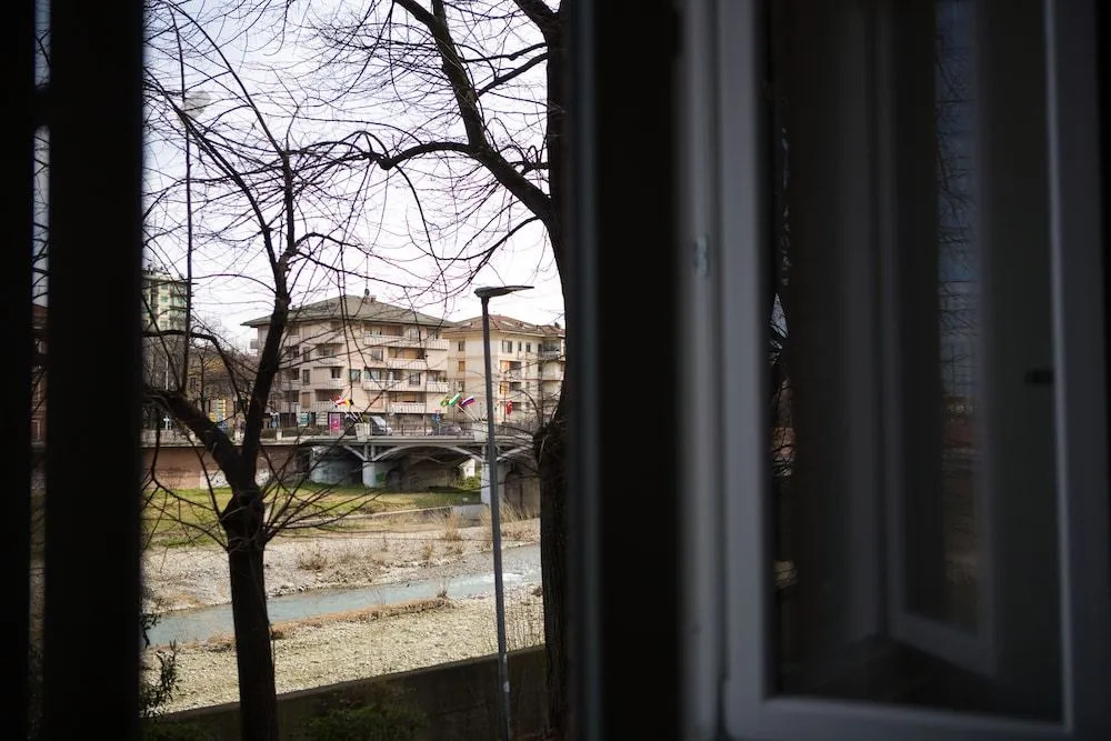 Parma Railway Station Apartment with Garage