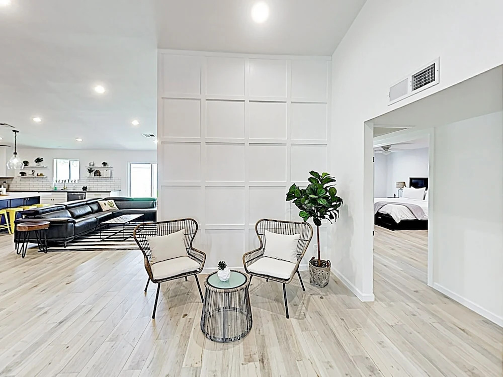 New Listing! Upscale Gem W/ Great Central Location Home