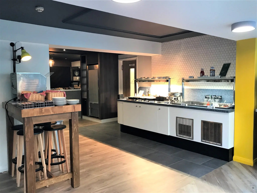 Holiday Inn A55 Chester West by IHG