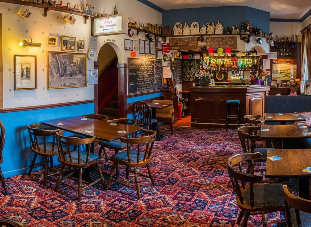 The Famous Star Hotel Moffat