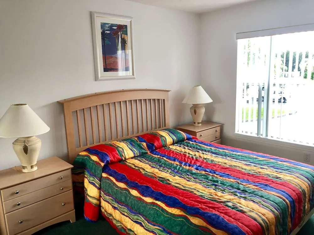 Three Bedroom Condo - 8841 GP - Vusa