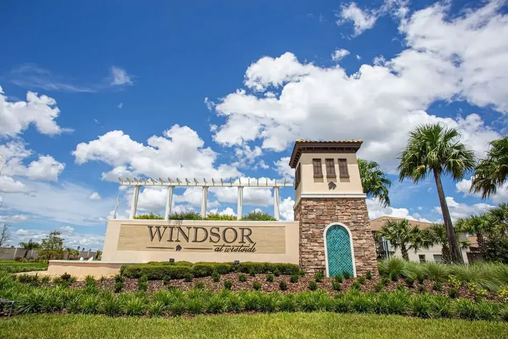 Gorgeous 5Bd w Private Pool Windsor Westside 8893