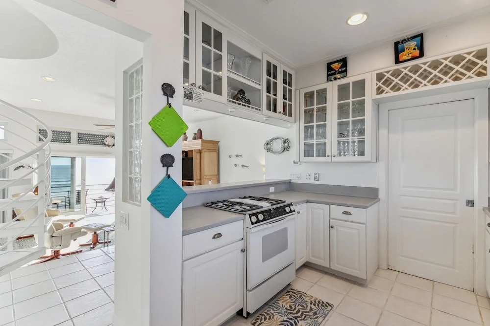 Breathtaking Beach Front House 3 Bedroom Home by RedAwning