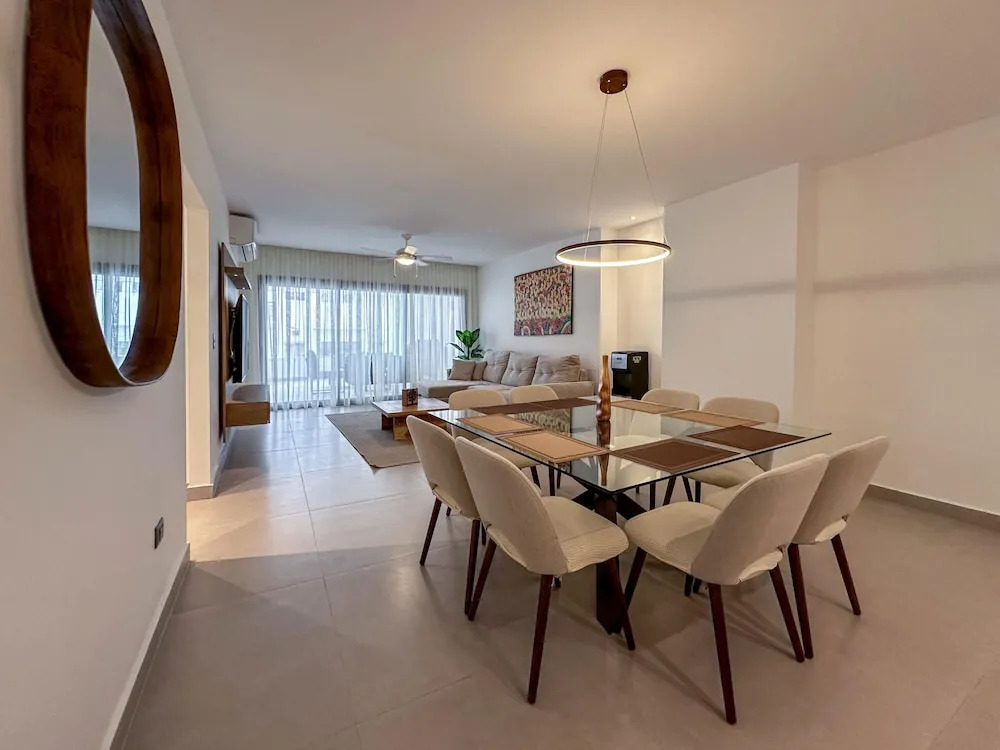 Gorgeous 2 BR Luxury Apartment