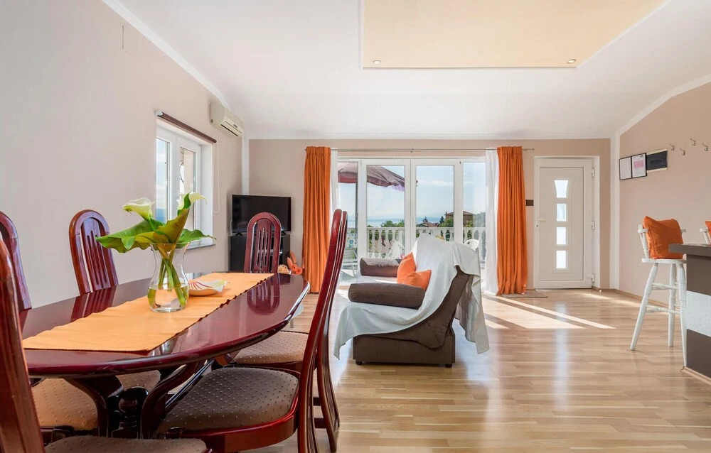 Beautiful Apartment in Lovran With Wifi and 1 Bedrooms