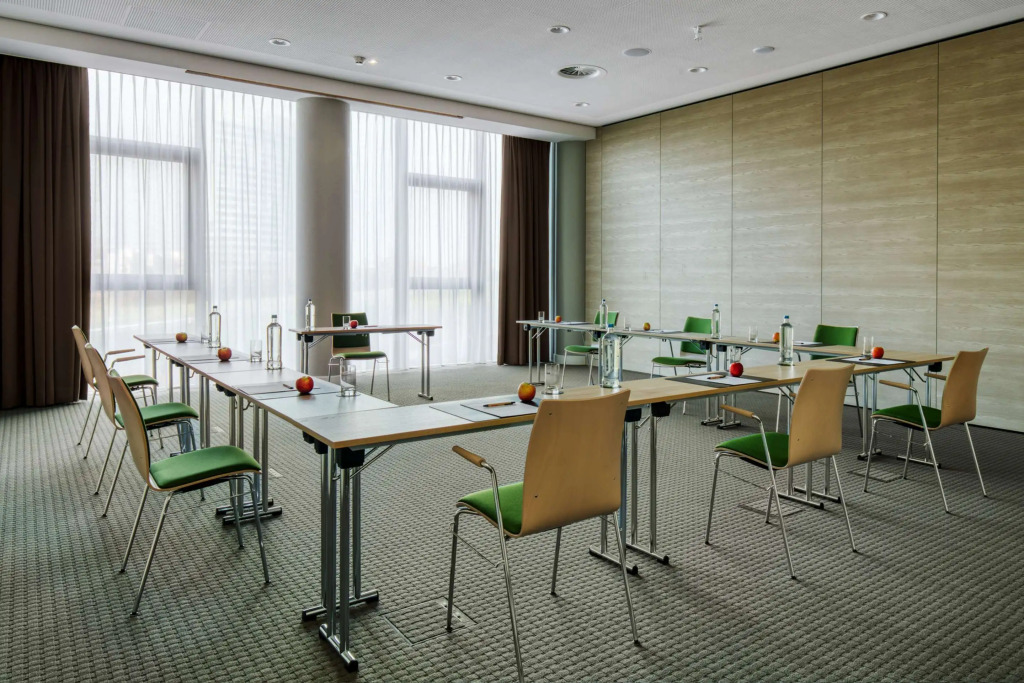 IntercityHotel Amsterdam Schiphol Airport