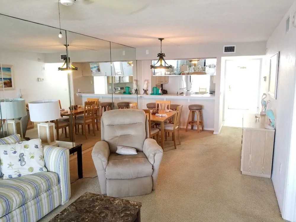 Fort Myers Beach Area 7500 - 1103