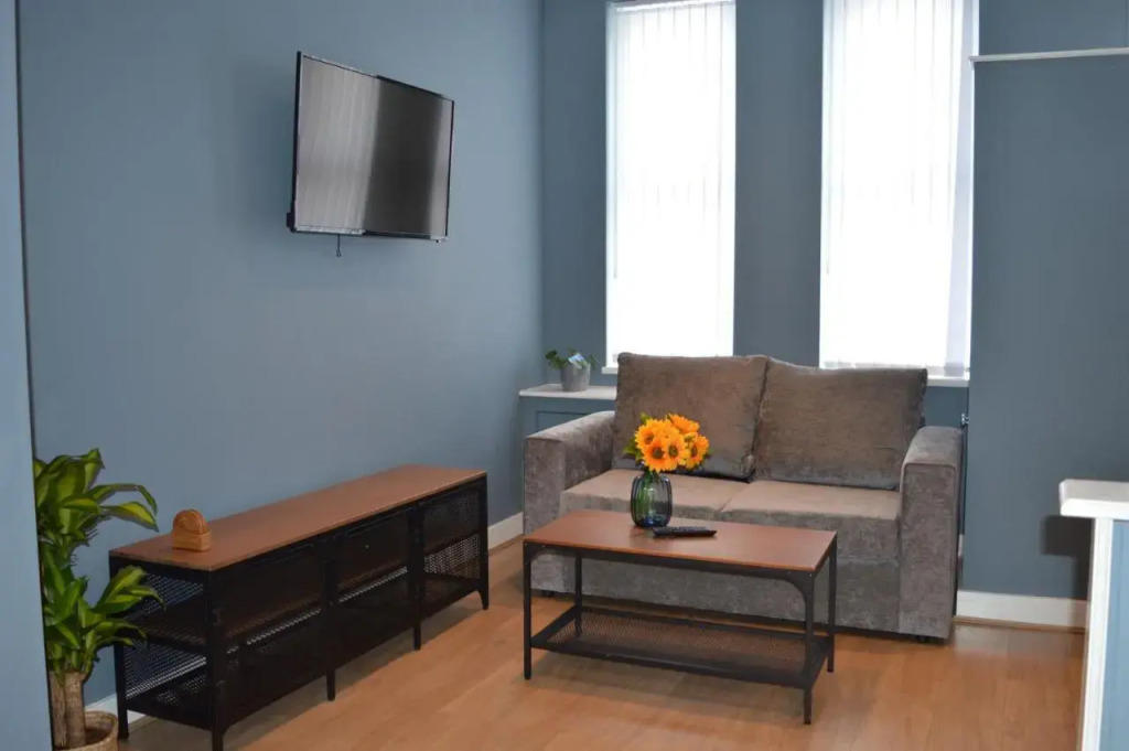Birkenhead - 2 Bedroom House