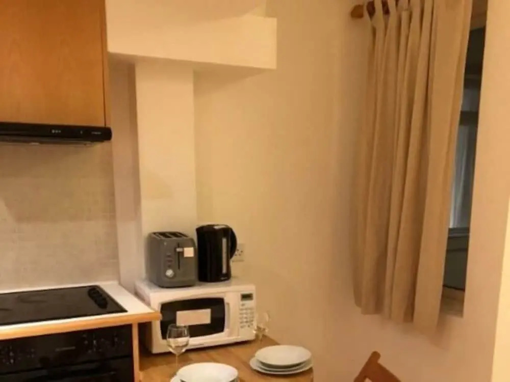HFS Studio Next To Hydepark L11
