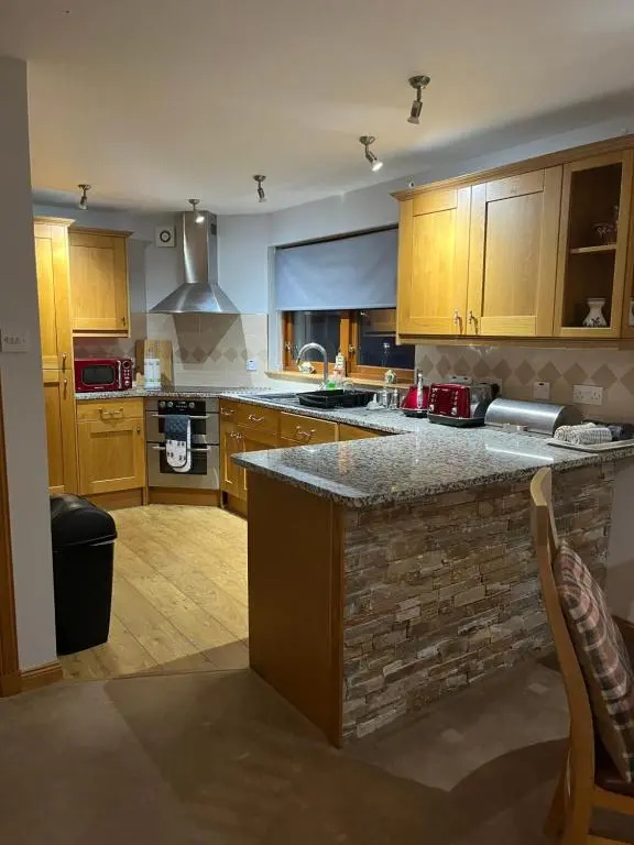 6 Canalside Apartments