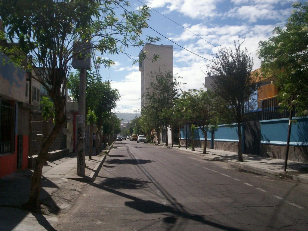 Hostal White House