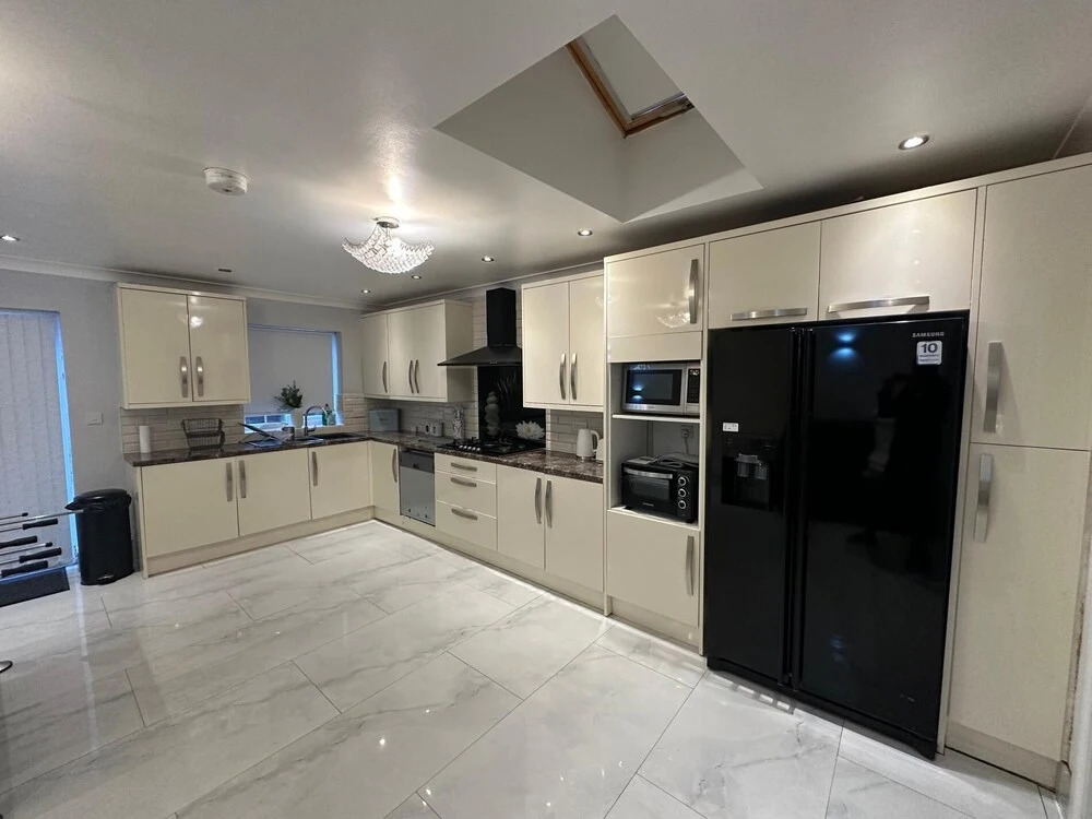 Comfortable and Stylish 3BD House in Luton